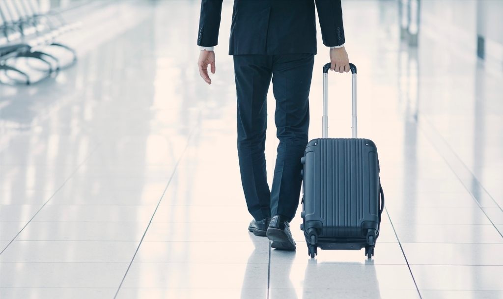 8 Travel Tips to Safeguard Gadgets